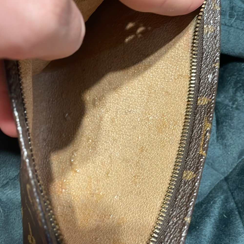 Louis Vuitton Vintage Monogram Toiletry Pouch - Picture 6 of 7